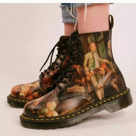 Dr. Martens WILLIAM HOGARTH PASCAL 1460 Boots - Picture 9 of 12